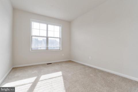 2502 Sir Michael Pl, Lanham, MD 20706 photo 17