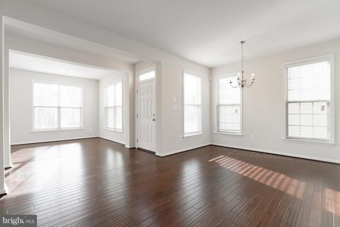 2502 Sir Michael Pl, Lanham, MD 20706 photo 3