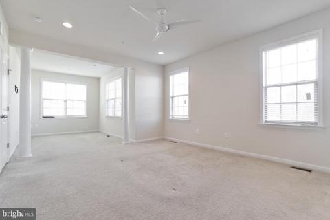 2502 Sir Michael Pl, Lanham, MD 20706 photo 11