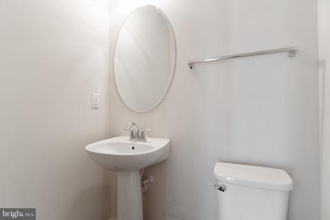 2502 Sir Michael Pl, Lanham, MD 20706 photo 10