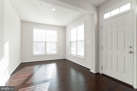 2502 Sir Michael Pl, Lanham, MD 20706 photo 2