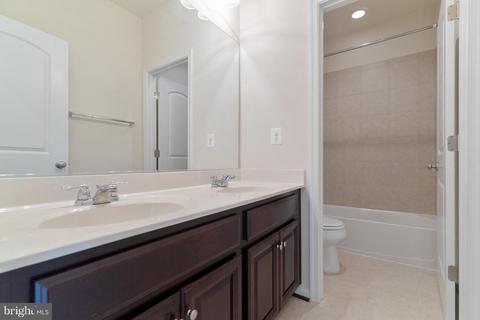 2502 Sir Michael Pl, Lanham, MD 20706 photo 18