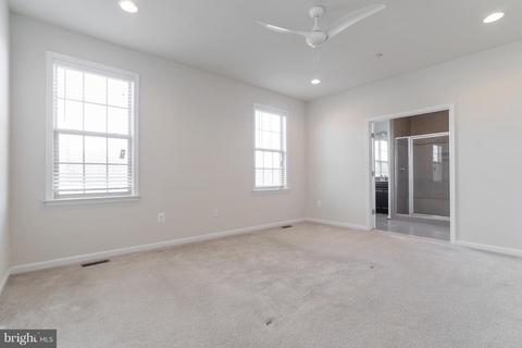 2502 Sir Michael Pl, Lanham, MD 20706 photo 12