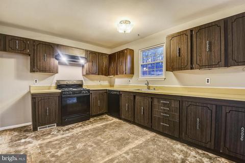 12605 N Point Ln, Laurel, MD 20708 photo 9