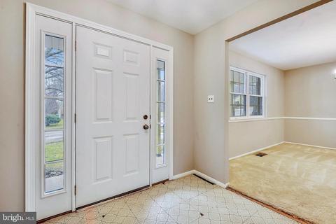 12605 N Point Ln, Laurel, MD 20708 photo 4