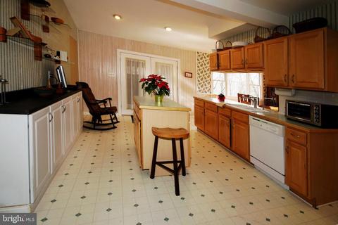 6603 Chestnut Ave, Lanham, MD 20706 photo 10