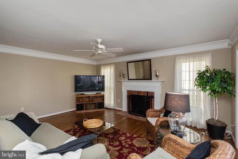 8608 Ashcroft Dr, Laurel, MD 20708 photo 14