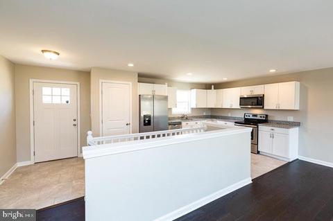 6203 Brightlea Dr, Lanham, MD 20706 photo 4