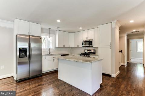 8905 Spring Ave, Lanham, MD 20706 photo 5