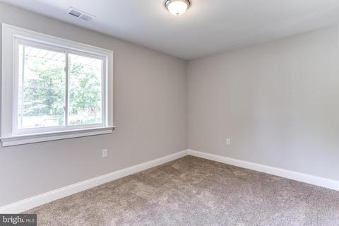 8905 Spring Ave, Lanham, MD 20706 photo 9