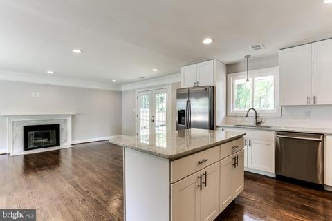 8905 Spring Ave, Lanham, MD 20706 photo 8