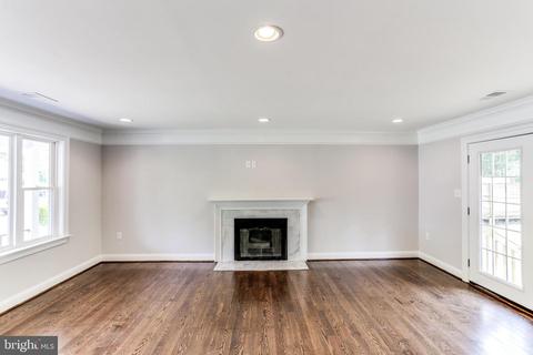 8905 Spring Ave, Lanham, MD 20706 photo 27