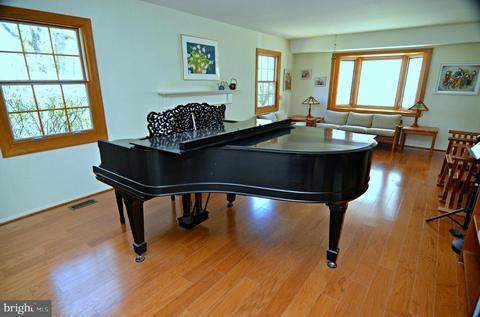 12408 Eastgate Ln, Laurel, MD 20708 photo 9