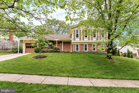 7003 Kingfisher Ln, Lanham, MD 20706 photo 1