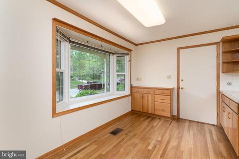7003 Kingfisher Ln, Lanham, MD 20706 photo 13