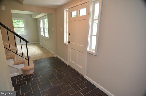 12408 Radnor Ln, Laurel, MD 20708 photo 4