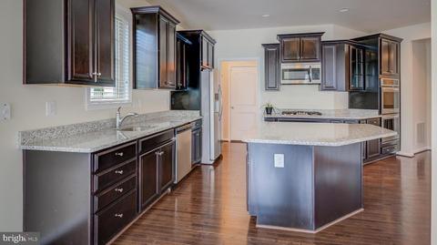 9205 Eason St, Lanham, MD 20706 photo 3