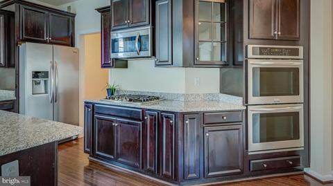 9205 Eason St, Lanham, MD 20706 photo 4