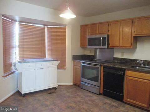 13026 Silver Maple Ct, Bowie, MD 20715 photo 4
