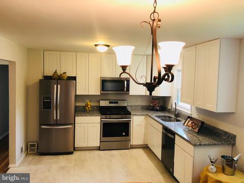 7549 Newberry Ln, Lanham, MD 20706 photo 18