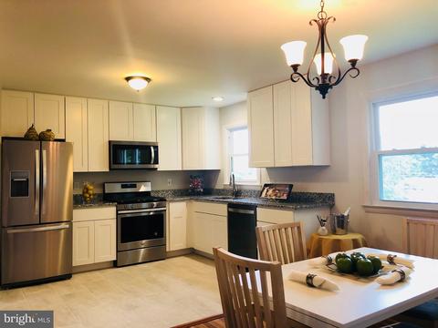 7549 Newberry Ln, Lanham, MD 20706 photo 17