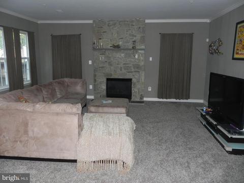 8800 Sumner Grove Dr, Laurel, MD 20708 photo 6