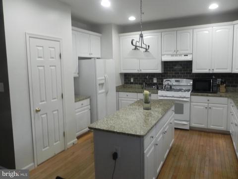 8800 Sumner Grove Dr, Laurel, MD 20708 photo 5