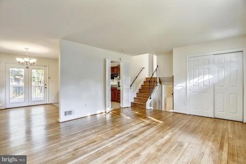 7540 Newberry Ln, Lanham, MD 20706 photo 8