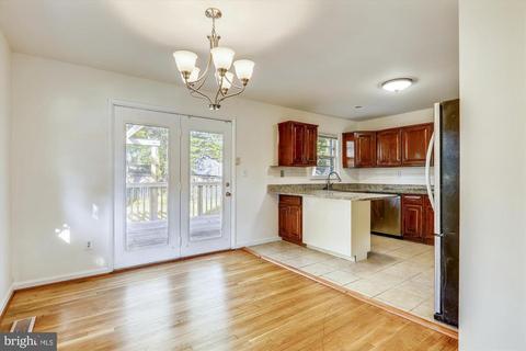7540 Newberry Ln, Lanham, MD 20706 photo 5