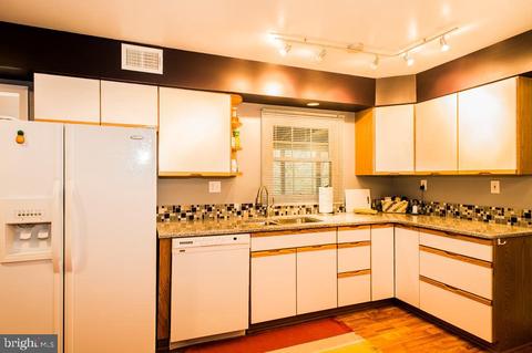12500 Silverbirch Ln, Laurel, MD 20708 photo 12