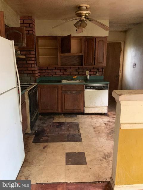 9122 Kinzer St, Lanham, MD 20706 photo 4