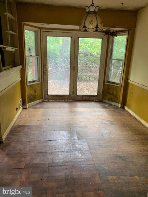 9122 Kinzer St, Lanham, MD 20706 photo 3