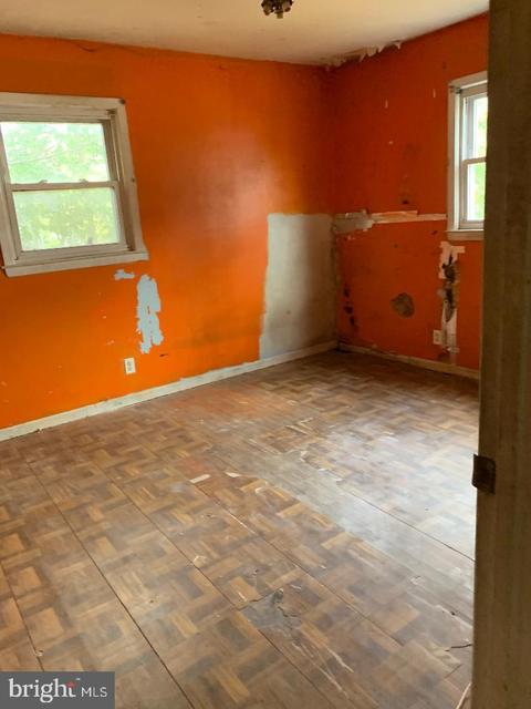 9122 Kinzer St, Lanham, MD 20706 photo 2