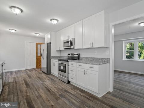 8796 Oxwell Ln, Laurel, MD 20708 photo 9