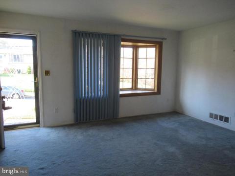 6917 Elbrook Rd, Lanham, MD 20706 photo 4