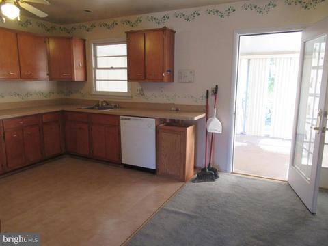 6917 Elbrook Rd, Lanham, MD 20706 photo 6