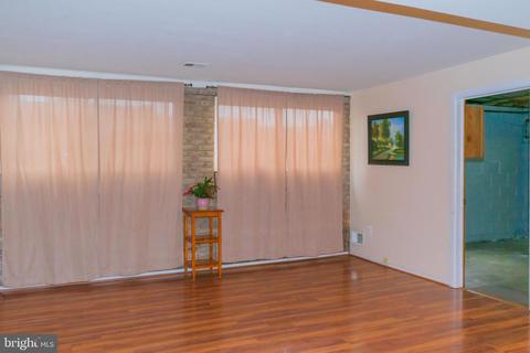 5710 Westgate Rd, Lanham, MD 20706 photo 2
