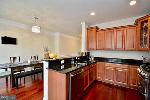 9016 Ruby Lockhart Blvd, Lanham, MD 20706 photo 11