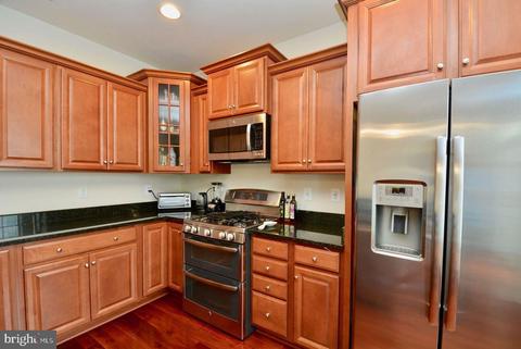 9016 Ruby Lockhart Blvd, Lanham, MD 20706 photo 8
