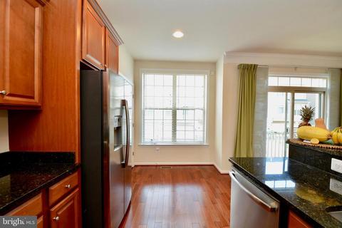 9016 Ruby Lockhart Blvd, Lanham, MD 20706 photo 12
