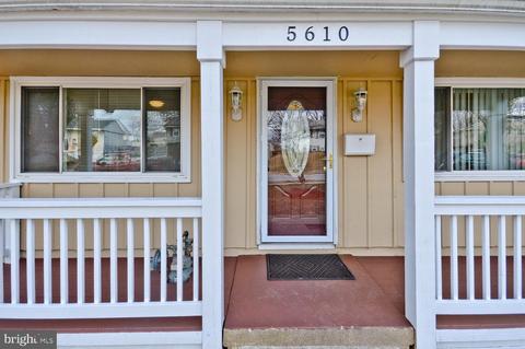 5610 Duchaine Dr, Lanham, MD 20706 photo 5
