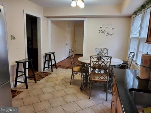 12416 Radnor Ln, Laurel, MD 20708 photo 4