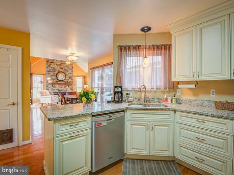 9321 Creekview Dr, Laurel, MD 20708 photo 37