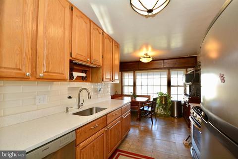 7009 Fitzpatrick Dr, Laurel, MD 20707 photo 5
