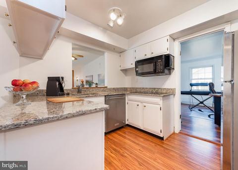 12406 Silverbirch Ln, Laurel, MD 20708 photo 4