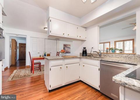 12406 Silverbirch Ln, Laurel, MD 20708 photo 5
