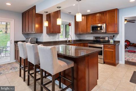 8803 Gramercy Ln, Laurel, MD 20708 photo 10