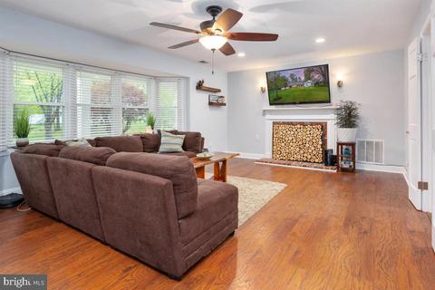 8803 Gramercy Ln, Laurel, MD 20708 photo 7