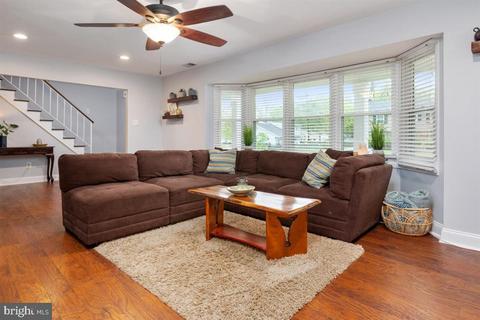 8803 Gramercy Ln, Laurel, MD 20708 photo 8
