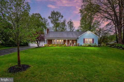 8803 Gramercy Ln, Laurel, MD 20708 photo 1